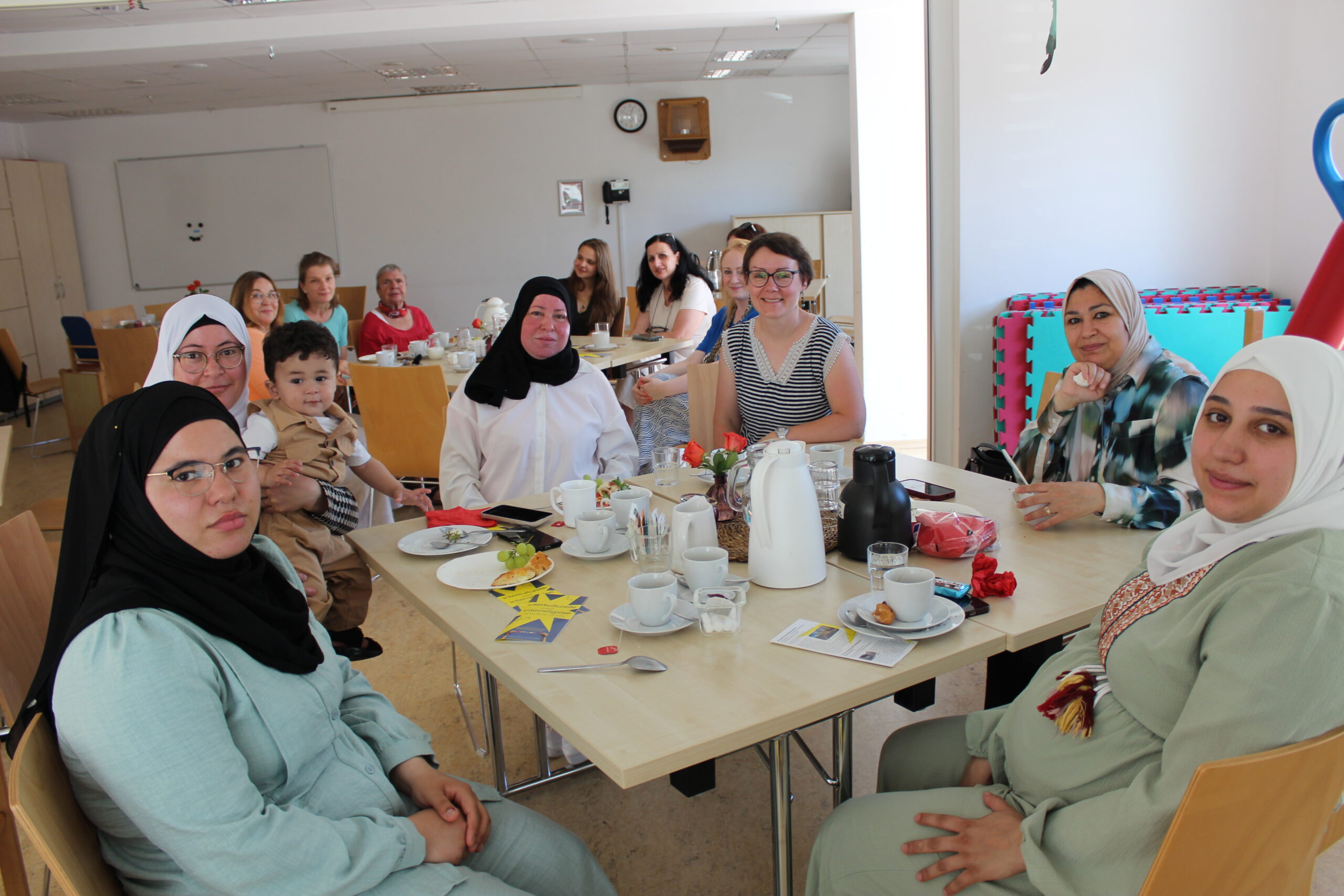 Begegnung und Gespräche beim Internationalen Frauenfrühstück